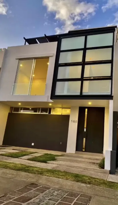 VALLE IMPERIAL; CASA EN VENTA CON EXCELENTE UBICACIÓN DESNTRO DE COTO