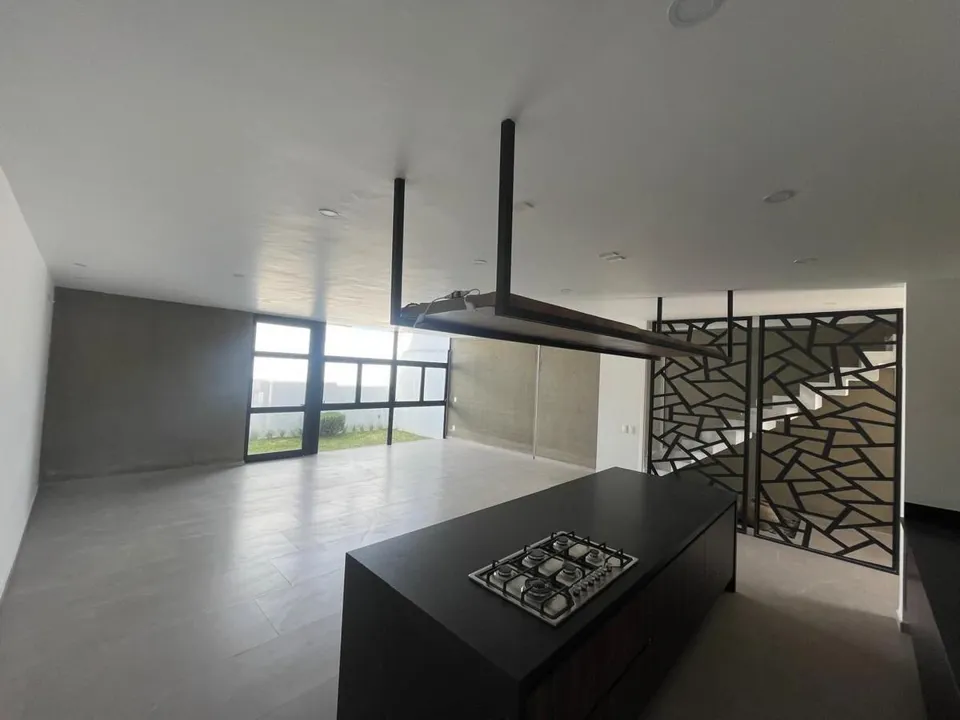Foto 4 de VALLE IMPERIAL; CASA EN VENTA CON EXCELENTE UBICACIÓN DESNTRO DE COTO
