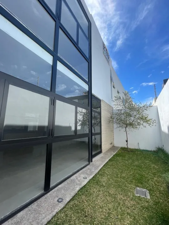 Foto 6 de VALLE IMPERIAL; CASA EN VENTA CON EXCELENTE UBICACIÓN DESNTRO DE COTO