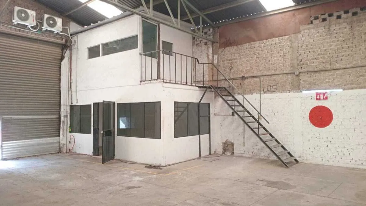 Foto 6 de Venta de Bodega entre Adolf Horn y Periférico