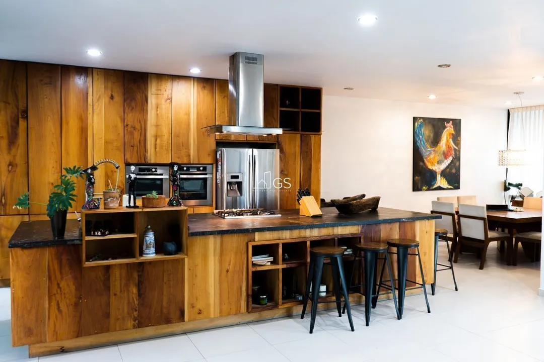 Hermosa Residencia en Venta, Galerías Santa Anita, Sendero de las Moras
