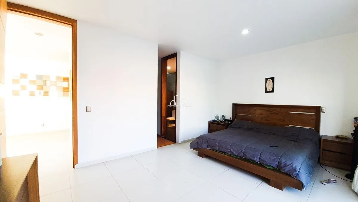 Foto 5 de Hermosa Residencia en Venta, Galerías Santa Anita, Sendero de las Moras