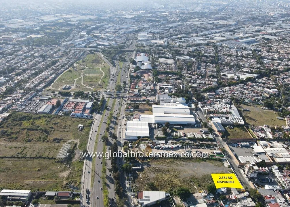 Foto 4 de Terreno en Av. Lazaro Cardenas, Cerca de Expo Ganadera, El Alamo, Guadalajara