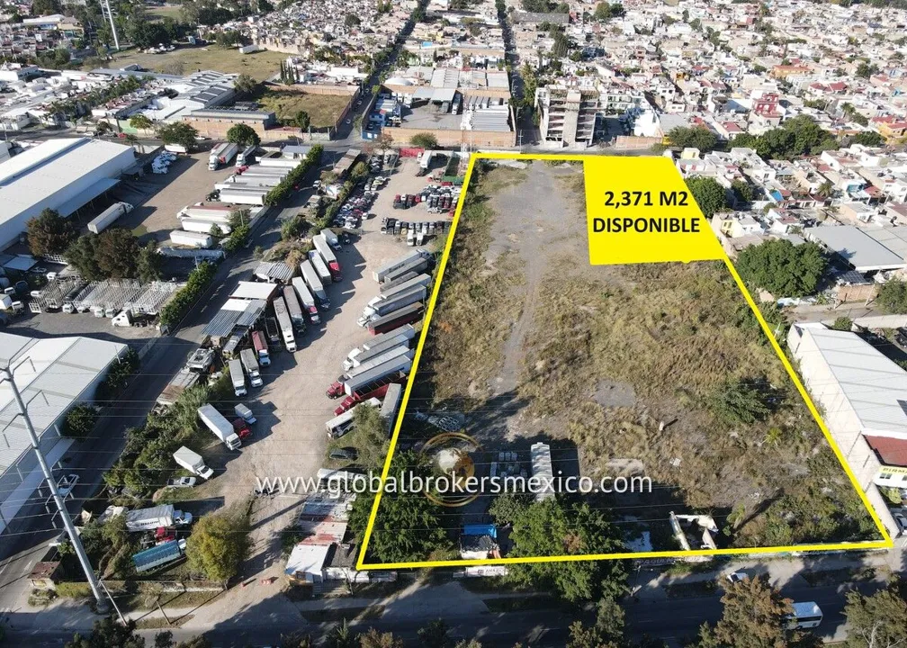 Foto 6 de Terreno en Av. Lazaro Cardenas, Cerca de Expo Ganadera, El Alamo, Guadalajara