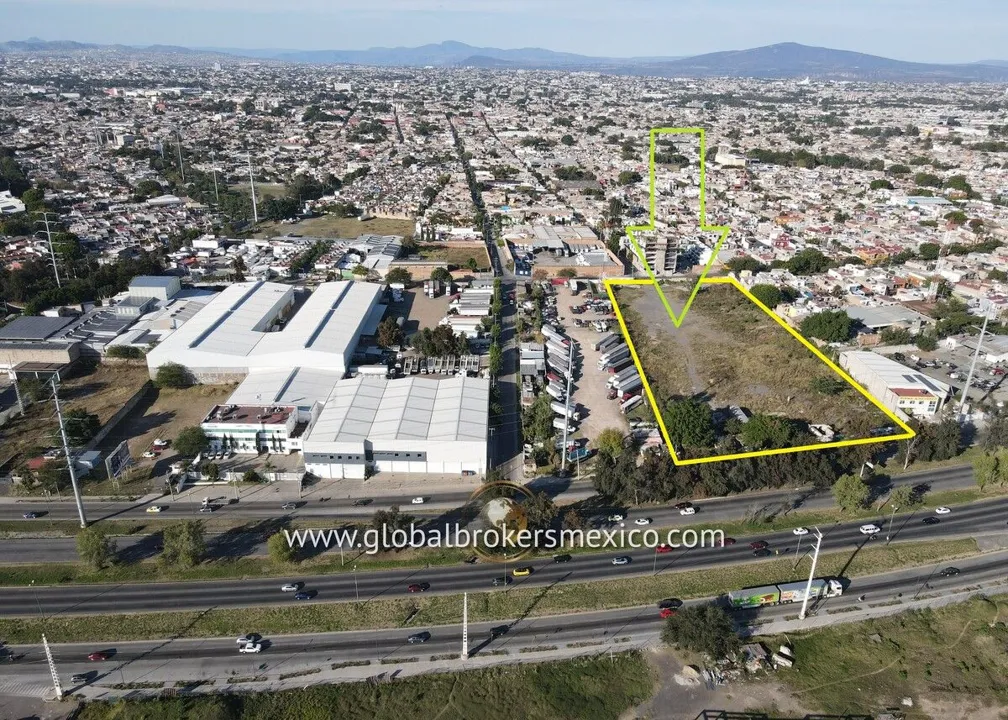 Foto 8 de Terreno en Av. Lazaro Cardenas, Cerca de Expo Ganadera, El Alamo, Guadalajara