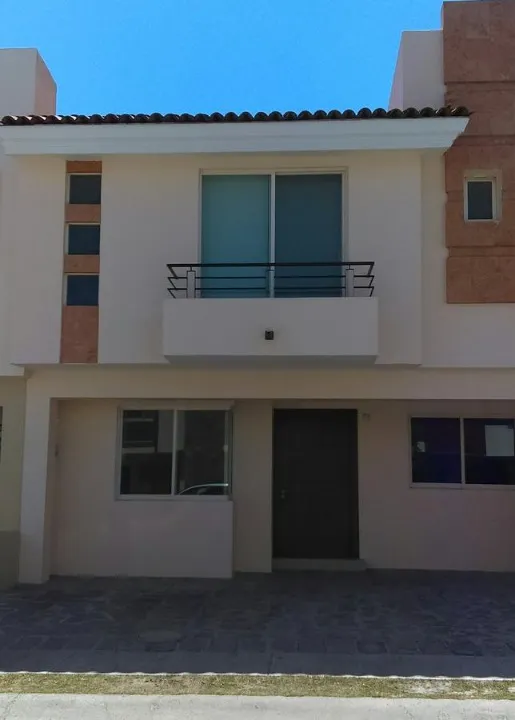 Casa en renta en Avenida Santa Margarita, Valle Esmeralda, Zapopan