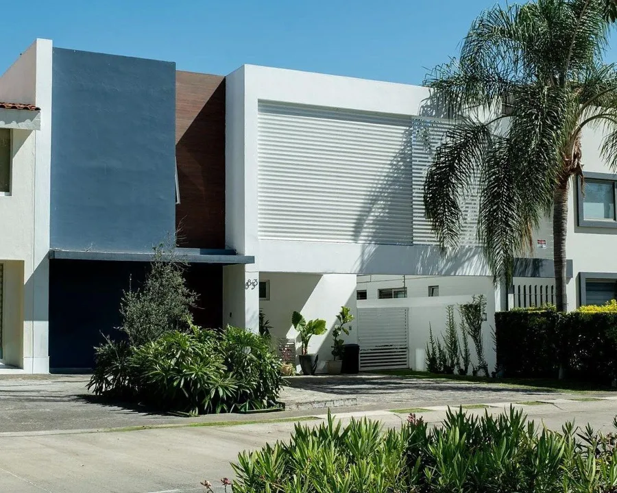 Hermosa casa junto a Valle Real! 3 Rec, frente a casa club!