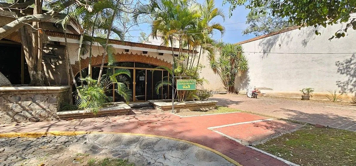 Foto 3 de DOS LOCALES COMERCIALES Y UN TERRENO EN VENTA EN RESIDENCIAL EL TAPATIO