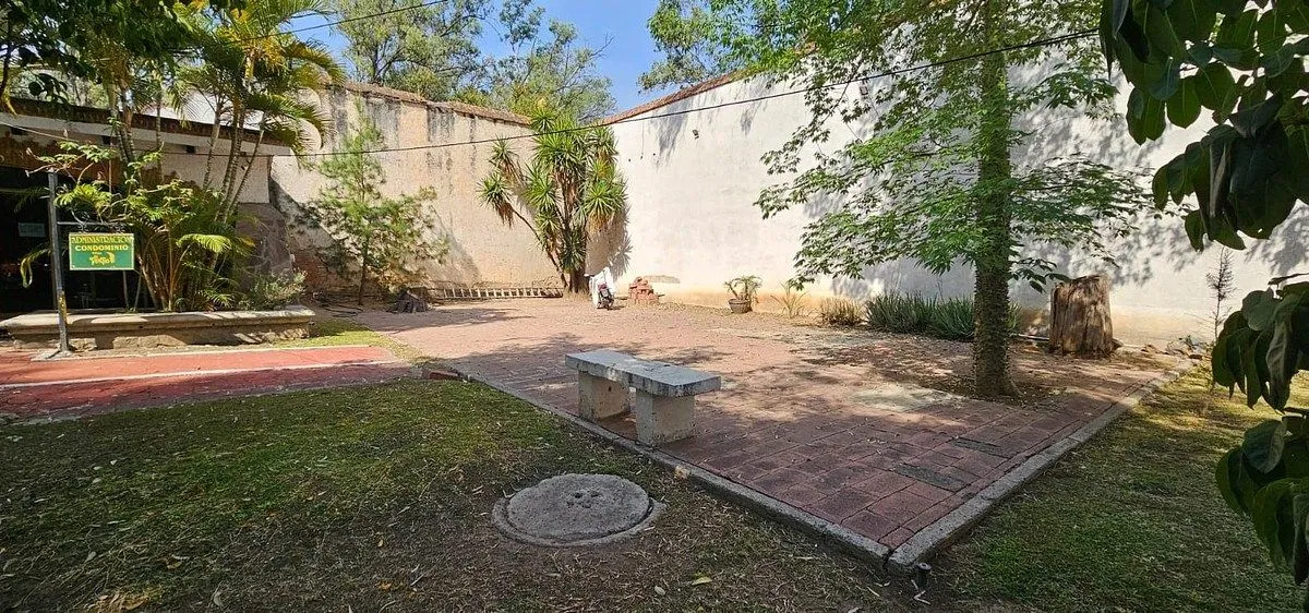 Foto 5 de DOS LOCALES COMERCIALES Y UN TERRENO EN VENTA EN RESIDENCIAL EL TAPATIO