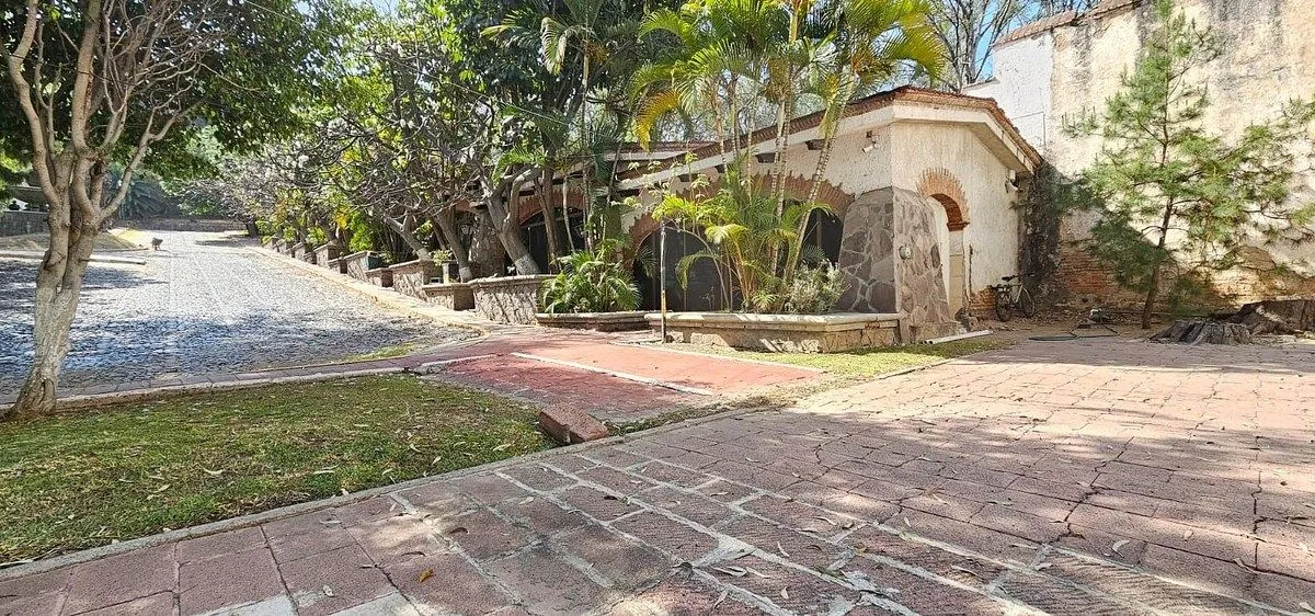 Foto 7 de DOS LOCALES COMERCIALES Y UN TERRENO EN VENTA EN RESIDENCIAL EL TAPATIO