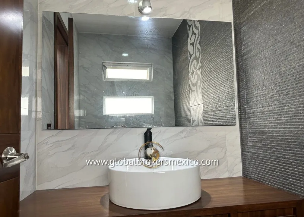 Foto 5 de Excelente Casa Nueva en Venta, Coto Privado en Lomas de la Soledad, Tlaquepaque