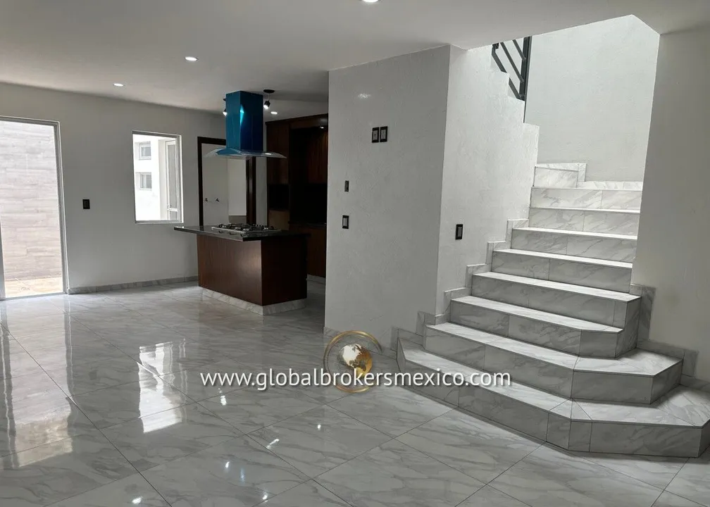 Foto 6 de Excelente Casa Nueva en Venta, Coto Privado en Lomas de la Soledad, Tlaquepaque