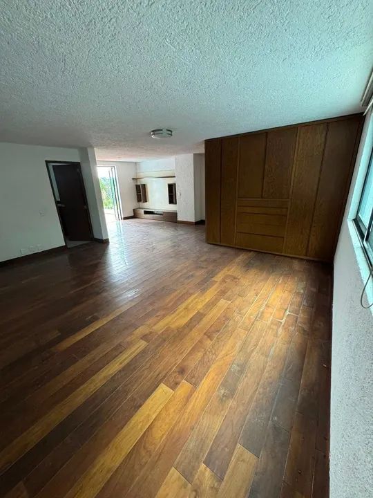 Foto 2 de CASA EN VENTA EN LOMAS DEL VALLE GUADALAJARA