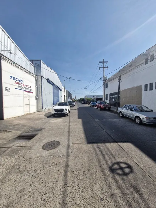 Foto 2 de Bodega comercial en venta – Zona 5 de Febrero
