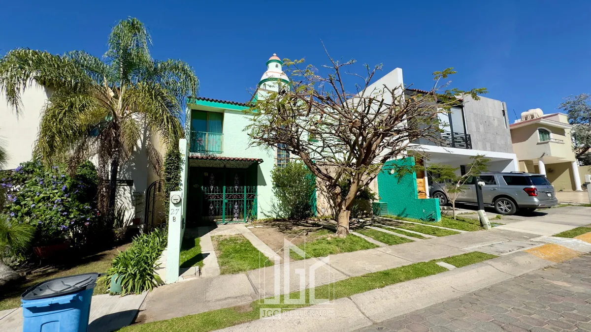 CASA EN VENTA EN BOSQUES DE SANTA ANITA COTO 1