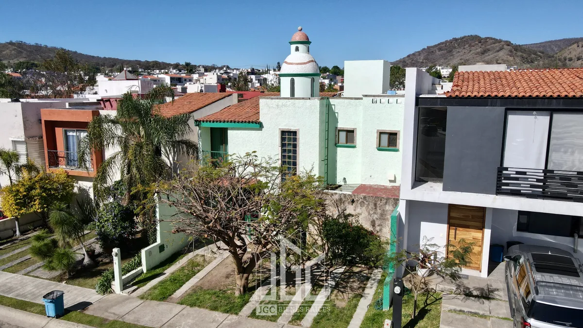 Foto 2 de CASA EN VENTA EN BOSQUES DE SANTA ANITA COTO 1
