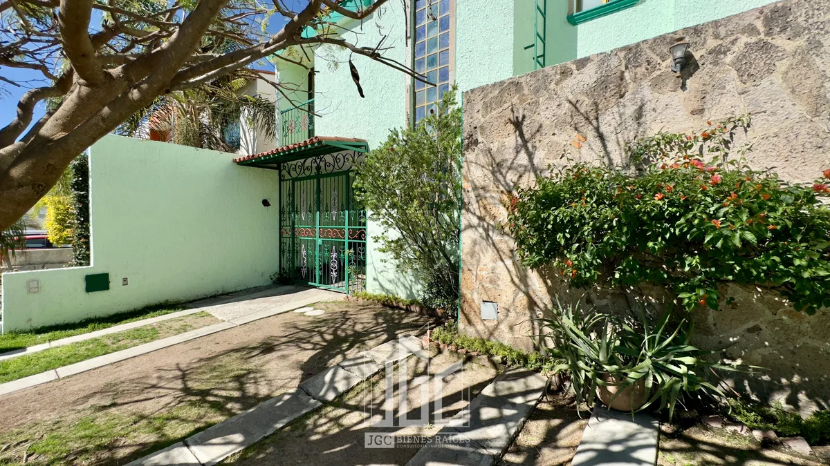Foto 5 de CASA EN VENTA EN BOSQUES DE SANTA ANITA COTO 1