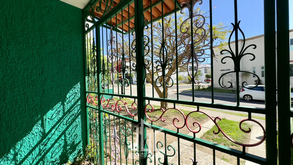 Foto 9 de CASA EN VENTA EN BOSQUES DE SANTA ANITA COTO 1
