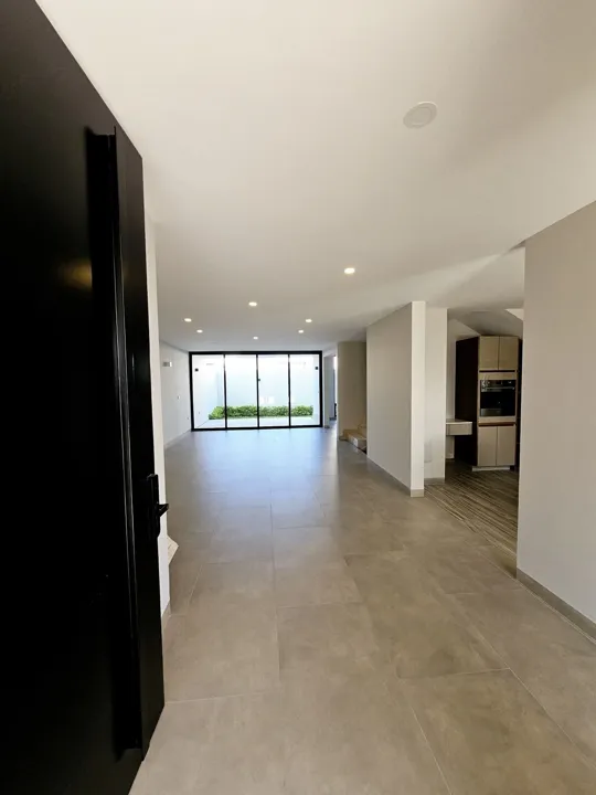 Foto 2 de RESIDENCIA CON ACABADOS DE LUJO A SOLO 5 MNTS DEL TEC DE MONTERREY
