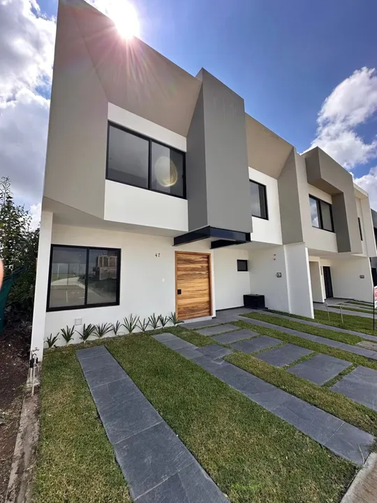 Foto 2 de Casa en Venta en Valle Imperial - Coto Egipcio 47