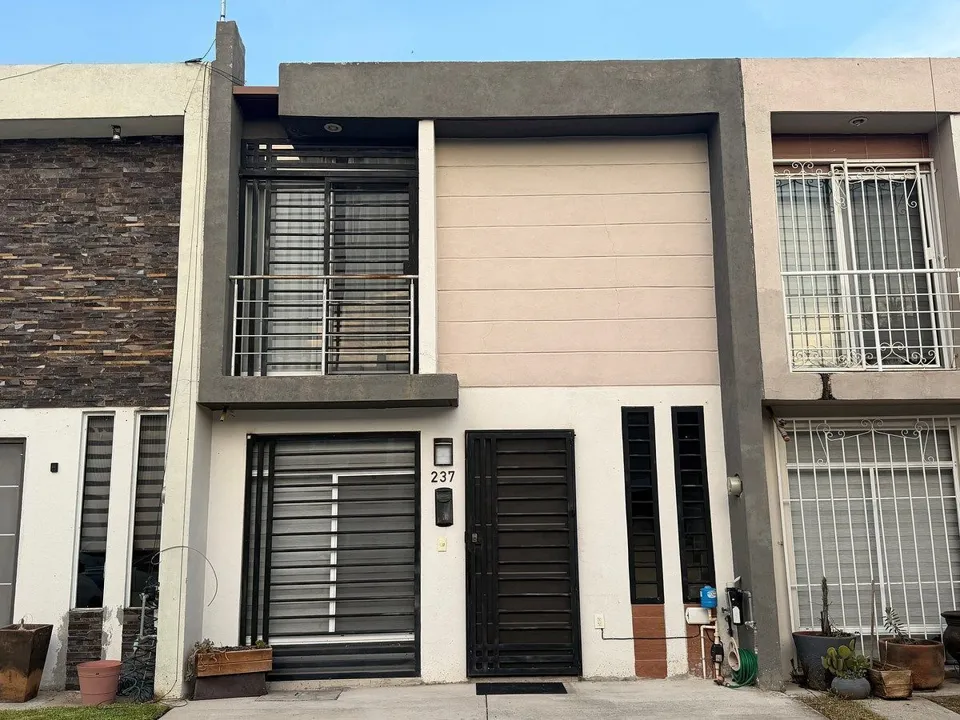 CASA EN VENTA EN BELCANTO RESIDENCIAL
