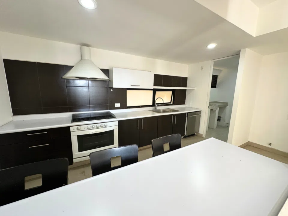 Foto 5 de ¡Oportunidad ideal en Monraz! Departamento en venta.