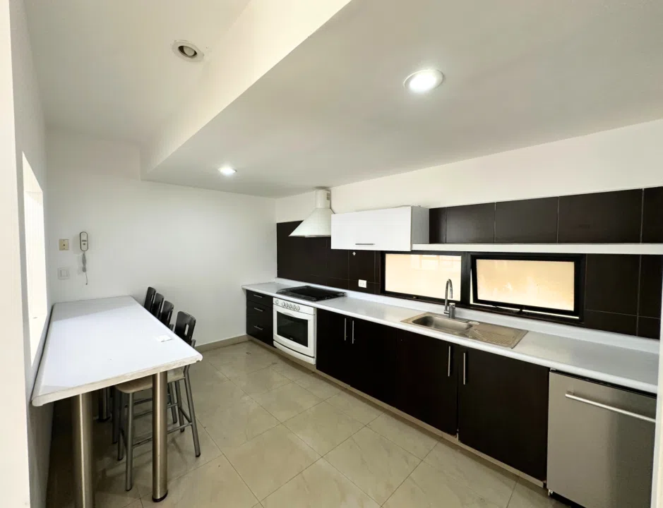 Foto 6 de ¡Oportunidad ideal en Monraz! Departamento en venta.