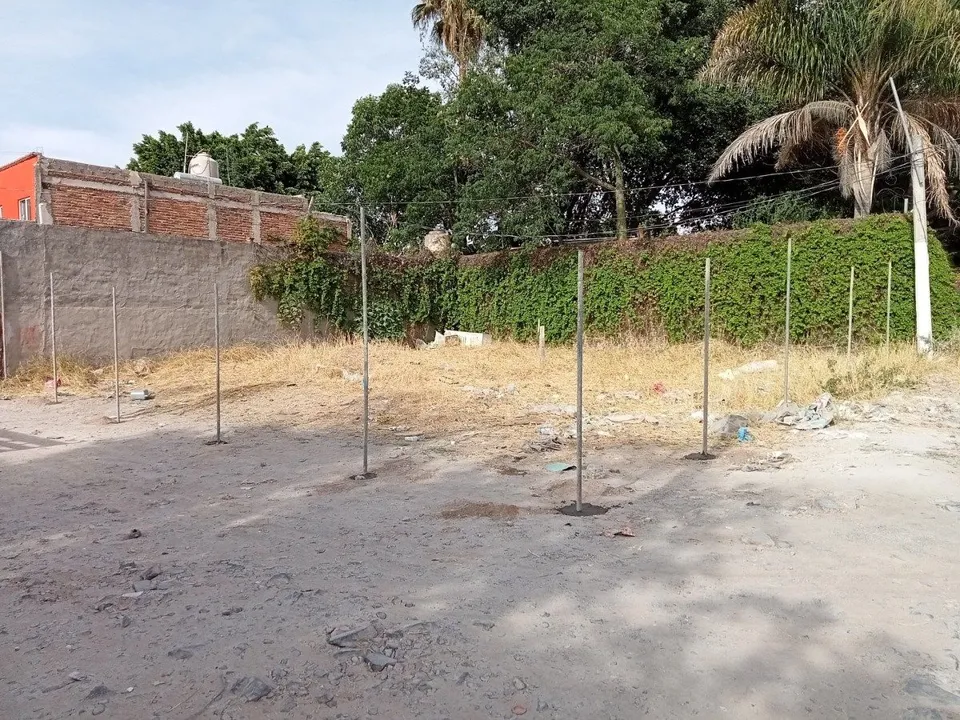 Terreno en Venta en Esquina Bosques del Centinela Zapopan Uso Mixto MV4