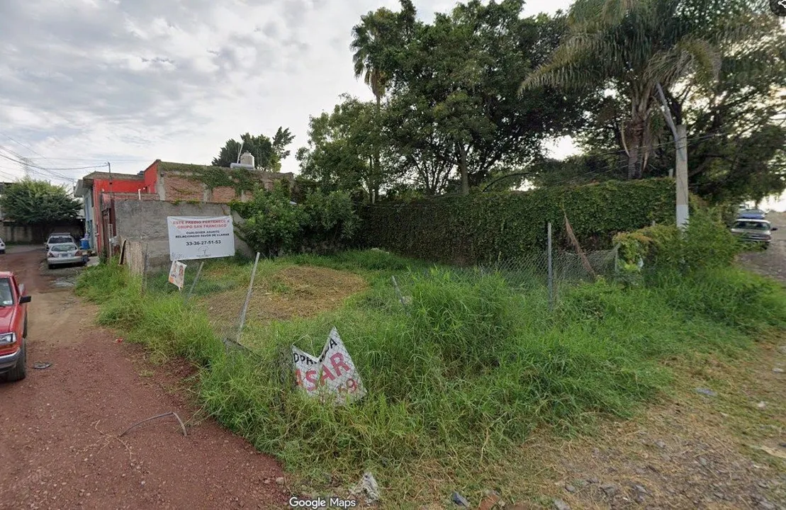 Foto 2 de Terreno en Venta en Esquina Bosques del Centinela Zapopan Uso Mixto MV4