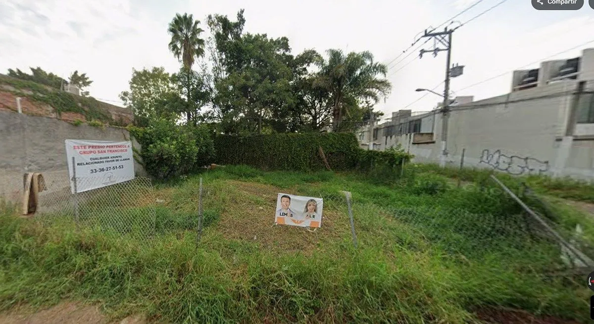 Foto 3 de Terreno en Venta en Esquina Bosques del Centinela Zapopan Uso Mixto MV4