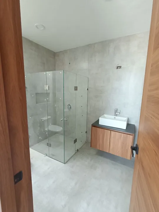 Foto 4 de CASA CON ESTILO UNICO Y BUENOS ACABADOS