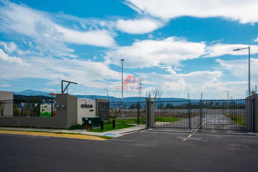 Foto 2 de Terrenos en venta Valle de las Flores Guadalajara | Crédito INFONAVIT y Bancario