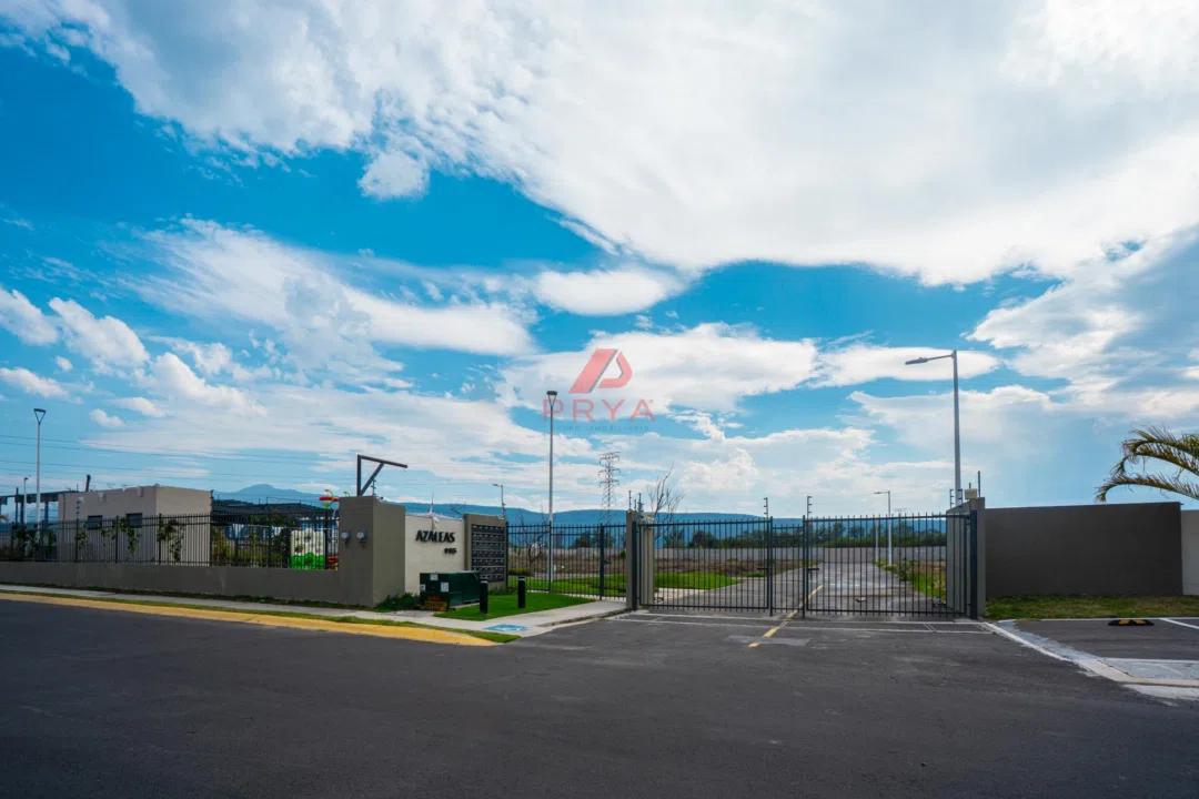 Foto 3 de Terrenos en venta Valle de las Flores Guadalajara | Crédito INFONAVIT y Bancario