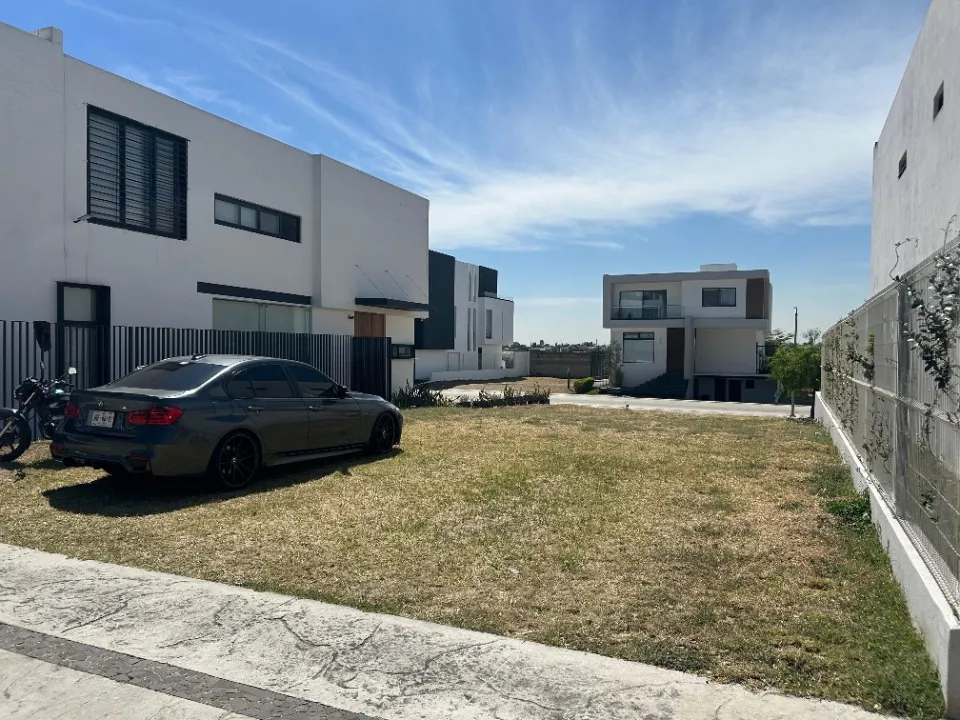 Foto 3 de Terreno en venta en Av. Parque Virreyes, Condominio Entre Lomas, Zapopan