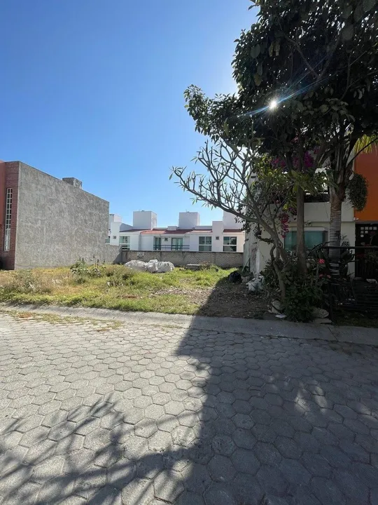 Terreno en Venta en Fraccionamiento Casa Fuerte - Casa Fuerte 240