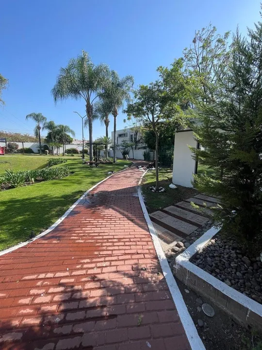 Foto 2 de Terreno en Venta en Fraccionamiento Casa Fuerte - Casa Fuerte 240