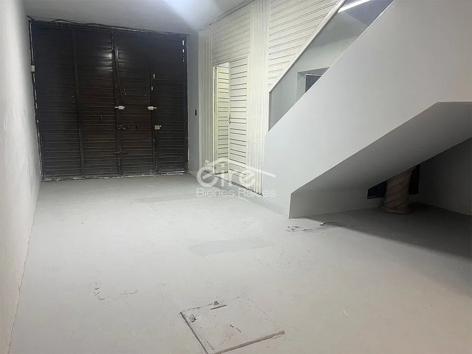 Foto 4 de Bodega en venta en Medrano, Guadalajara | 412.59 m²
