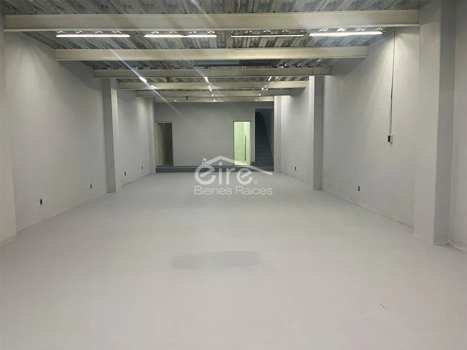 Foto 5 de Bodega en venta en Medrano, Guadalajara | 412.59 m²