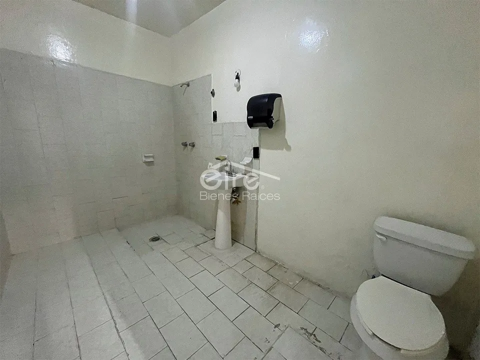 Foto 9 de Bodega en venta en Medrano, Guadalajara | 412.59 m²