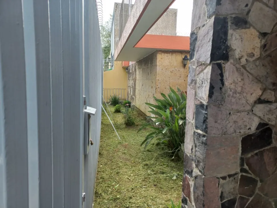 Foto 3 de Casa en venta en Calle Hércules, Jardines del Bosque, Guadalajara