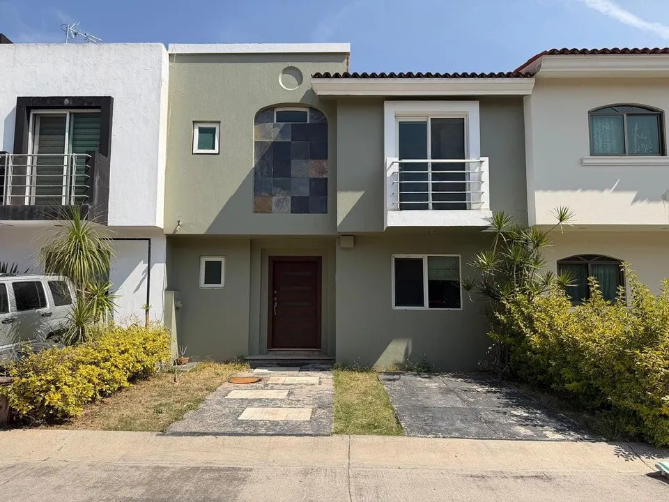 CASA EN VENTA EN NUEVA GALICIA- ANDALUCIA