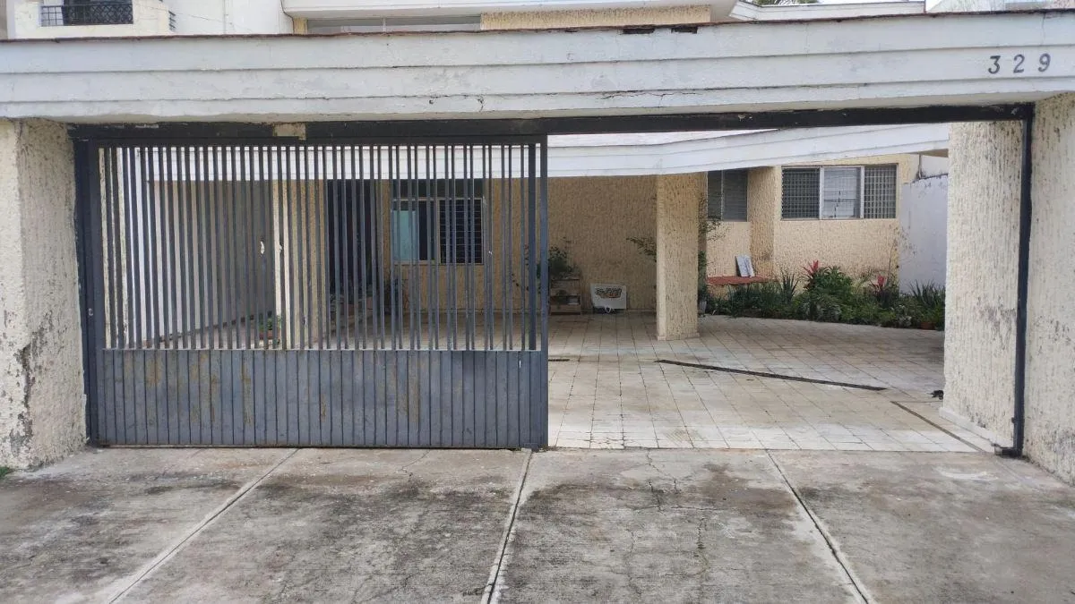 Casa en venta en Avenida Abedules, Los Pinos, Zapopan