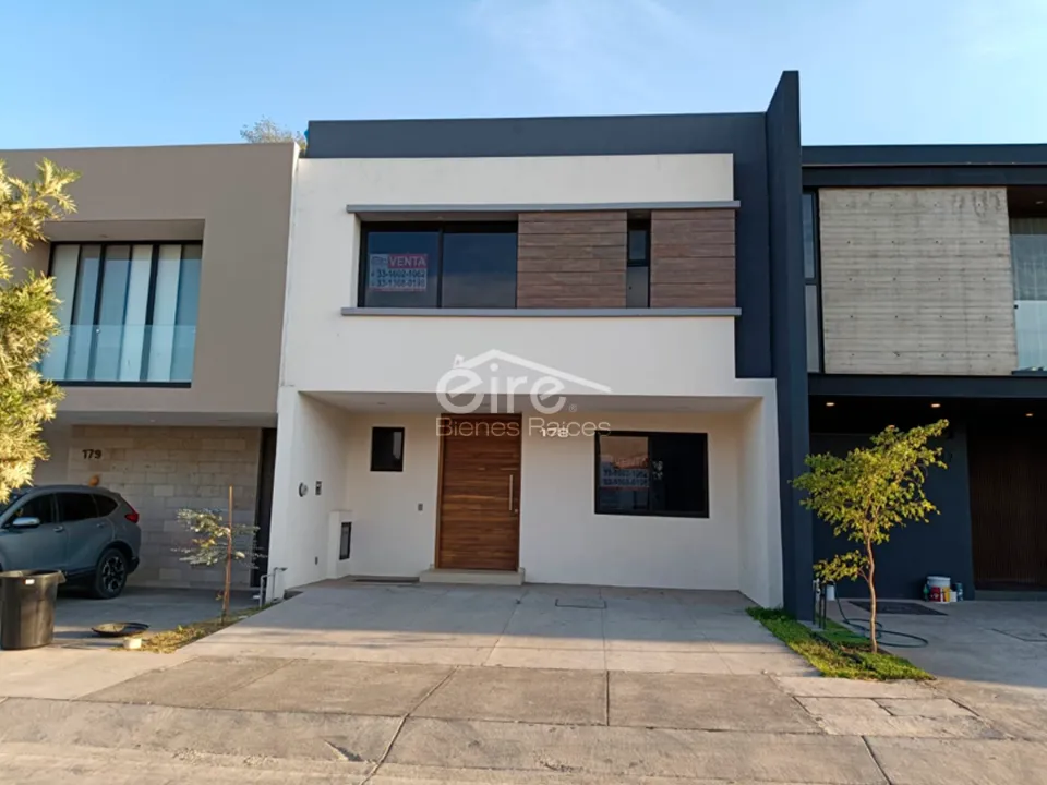 Casa nueva en venta en Punto Sur II, Tlajomulco | 3 recámaras, roof garden y ame