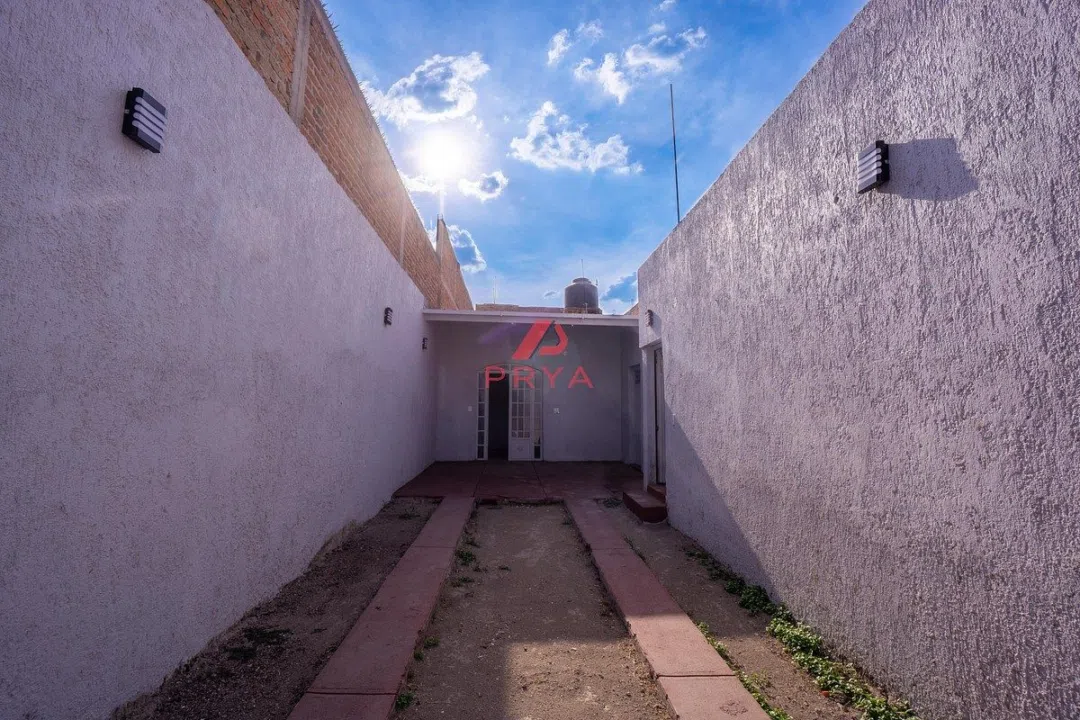 Foto 8 de Casa en venta en Santa Paula, Tonalá con espacio independiente para negocio