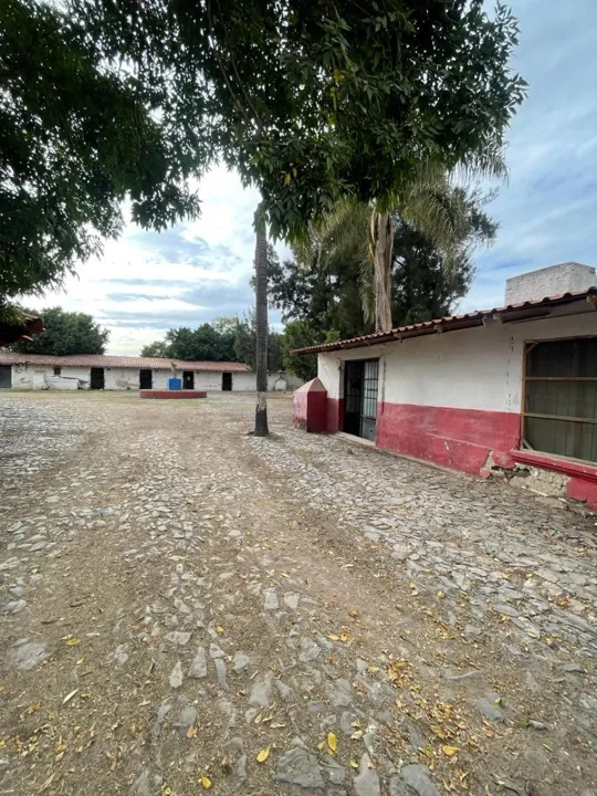 Foto 4 de VENTA DE SALON DE EVENTOS CON CORTIJO EN SANTA CRUZ DEL VALLE, TLAJOMULCO, JAL.