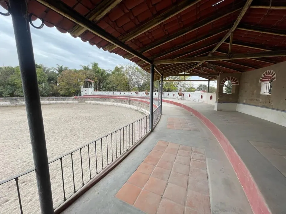 Foto 8 de VENTA DE SALON DE EVENTOS CON CORTIJO EN SANTA CRUZ DEL VALLE, TLAJOMULCO, JAL.