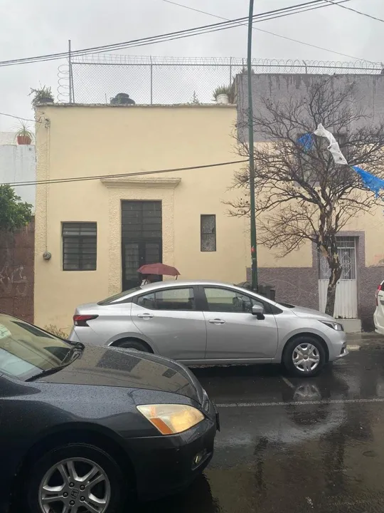 LOCAL EN AV. HERRERA Y CAIRO (CERCA DEL SANTUARIO), COL. CENTRO, GUADALAJARA.