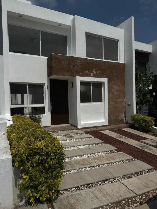 CASA EN RENTA EN SENDEROS DE MONTEVERDE