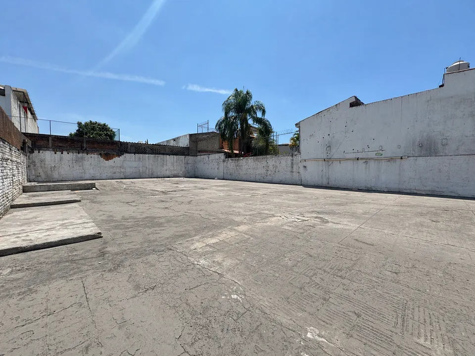 TERRENO COMERCIAL Y/O BODEGA