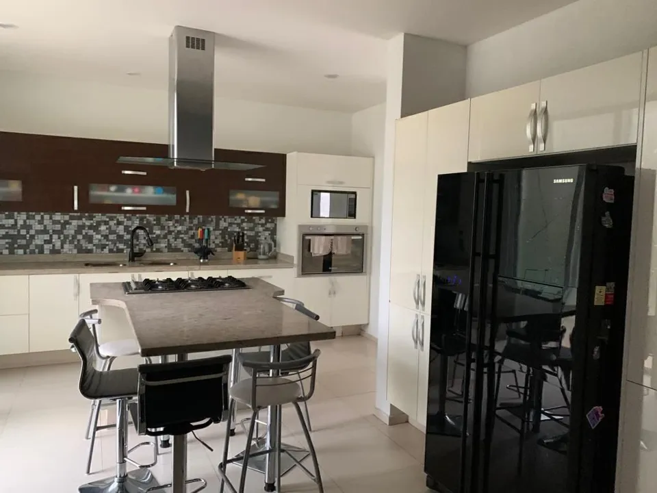 Foto 3 de SE VENDE/RENTA CASA MODERNA EN EL CIELO.